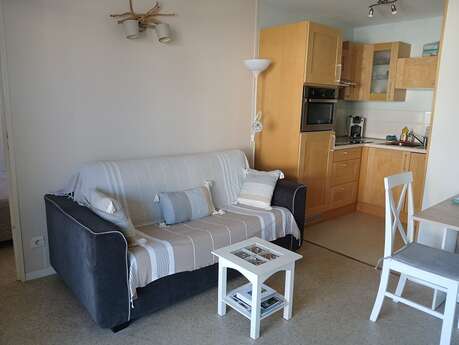 Madame Christel MENVIELLE