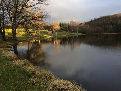 Etang de baignade du " Puychaumartin"à Château-Chervix