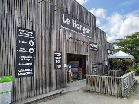 Le Hangar