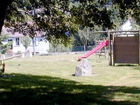 Aire de pique-nique au bord de l'eau - Chambon-sur-Voueize