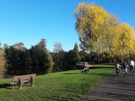 Location de vélos au club de canoë-Kayak de Neuvic