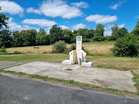 Aire de service camping-cars Lac de St Mathieu