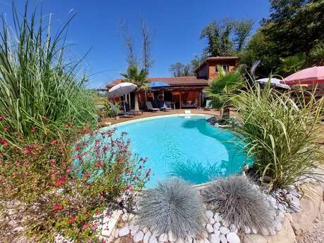 Domaine du Bois de Treillou, 12 pers, climatisé et piscine proche de Sarlat