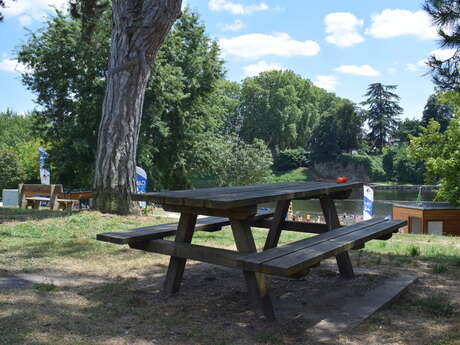 Aire de pique-nique de la plage des Bardoulets à Port-Sainte-Foy-et-Ponchapt