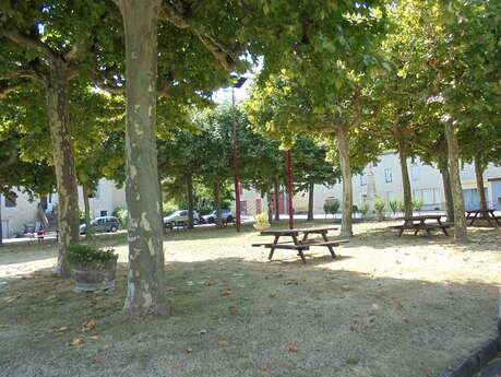 Aire de pique-nique à Fonroque