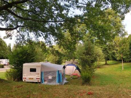 Aire d'accueil camping-car Les Rochettes