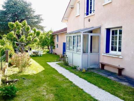 La Maison aux Volets Bleus