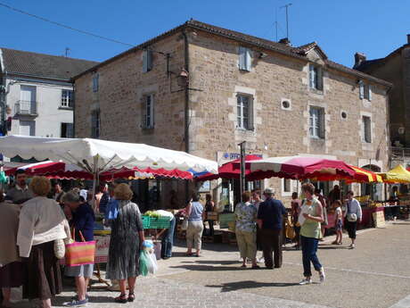 Marché traditionnel, au gras et aux truffes - Thiviers