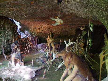 La route des crèches de Noël - Les Grottes du Roc de Cazelle