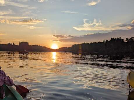 Canoë coucher de soleil Auphelle