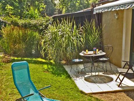 Le Hameau du Sentier des Sources / Studio Chardon