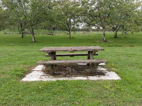 Aire de pique-nique à Rampieux