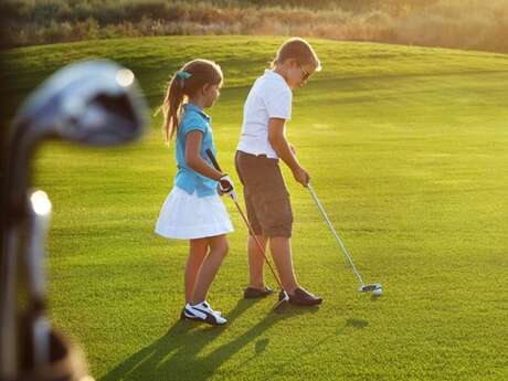 Les Ateliers enfants : Initiation au Golf en collaboration avec le golf de Roiffé