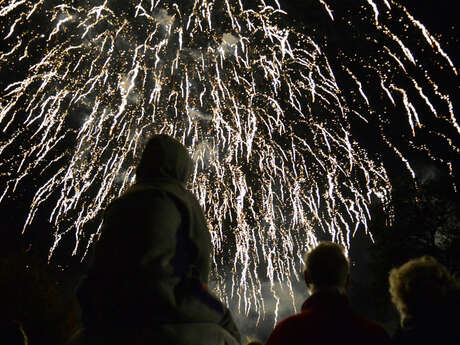 Feu d'artifice et bal