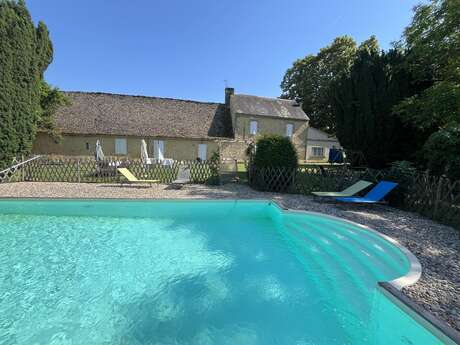 Le Pigeonnier piscine privée proche de Sarlat