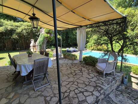 La Chaumiere avec piscine privée proche de Sarlat