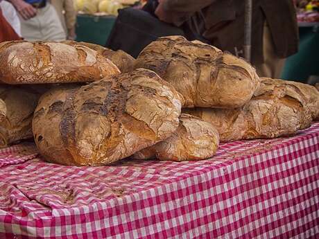 Marché de Lastours