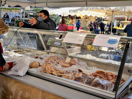 Marchés traditionnels au gras et aux truffes