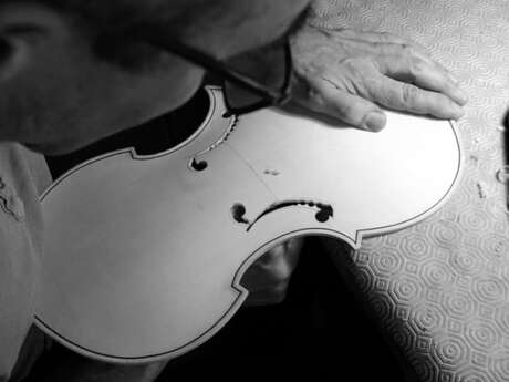 Projection | Déjà ? Portrait d’un luthier iconoclaste