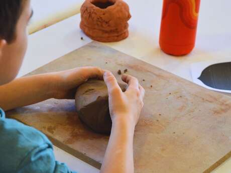 Atelier modelage enfants - Boutons pour vêtements