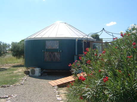 ECOLHOLIDAY - LE PARC DE YOURTES CONTEMPORAINES