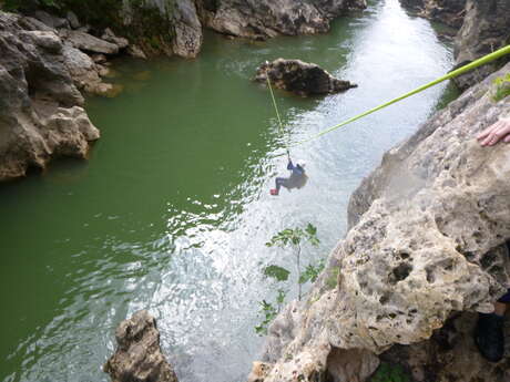 ROC'N RIVER - CANYONING