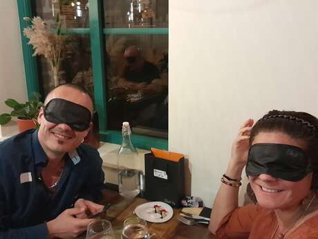 RESTOZ UN REPAS DANS LE NOIR