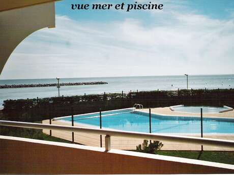 MME DROSNE LE SOLEIL DE LA MER STUDIO 26M2 AVEC TERRASSE 7M2 VUE MER ET PISCINE.