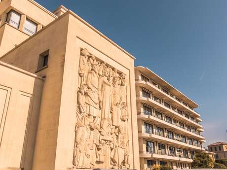 SAINT-CHARLES : DE L'HÔPITAL AUX CLINIQUES