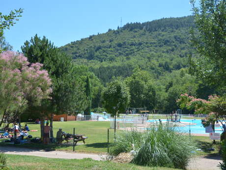 BASE DE LOISIRS DE LA PRADE A LUNAS LES CHÂTEAUX