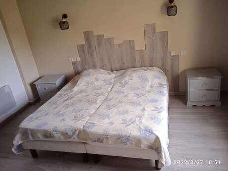 DOMAINE DE PELISSOLS CHAMBRE MYOSOTIS