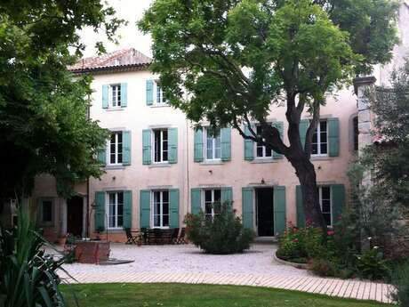 MAISON QUARANTE