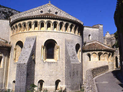 ABBAYE DE GELLONE A SAINT GUILHEM-LE-DESERT