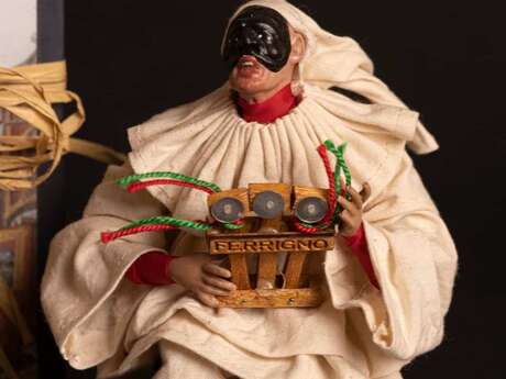 LES GUARATTELLE NAPOLITAINES : LA VIE CONTEMPORAINE D’UN ANCIEN  THÉÂTRE DE MARIONNETTES.