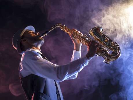 ANIMATION DJ SL EVENTS AVEC SAXO ANIMATION DJ SL EVENTS AVEC SAXO