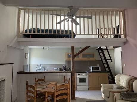 VELEZIA GUESTHOUSE