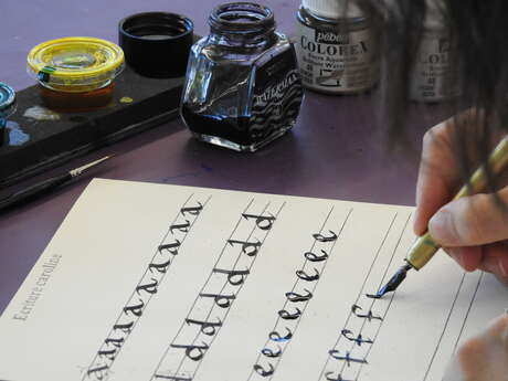 ATELIER CALLIGRAPHIE ET ENLUMINURE