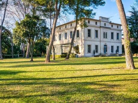 CHÂTEAU SAINTE COLOMBE DE B - CHAMBRE ÉCLAT DE RENAISSANCE