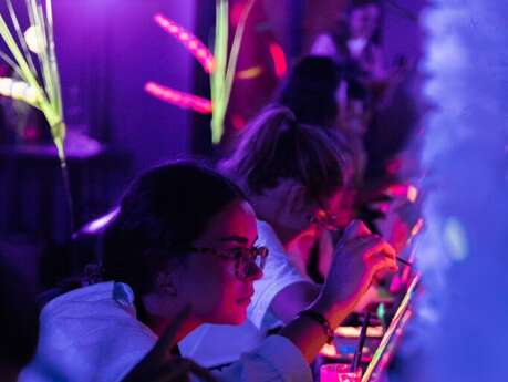 PAINT IN THE DARK - CANVAS CLUB