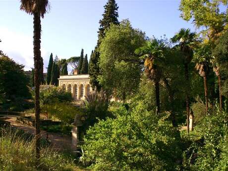 DU JARDIN DE LA REINE AU JARDIN DES PLANTES