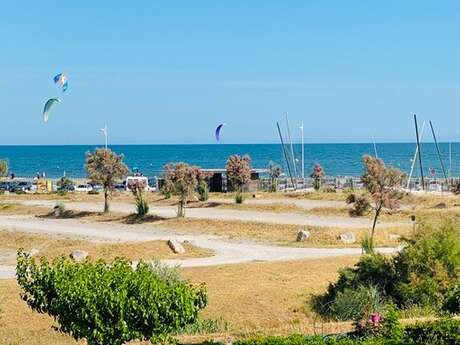 PLAGE & SERENITE T2 ENTIEREMENT RENOVE , VUE MER, PARKING SECURISE, TOUT CONFORT