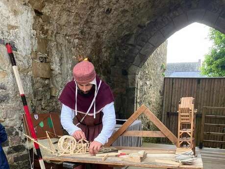 Animation des Compaignons de Braëllo au Château de Vitré