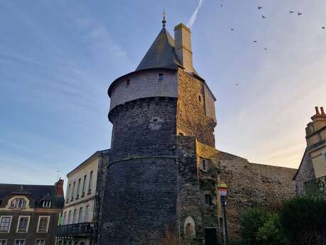 Visite-découverte Visite urbex de l’enceinte : les tours des Claviers et de la Bridole