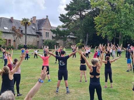 Séance de gym suédoise en plein air