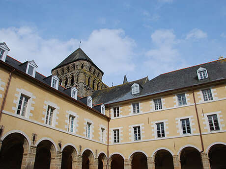 Abbaye Saint-Sauveur