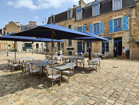 Les Volets Bleus