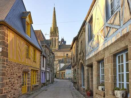 Visite guidée de Bazouges-la-Pérouse, Petite Cité de Caractère