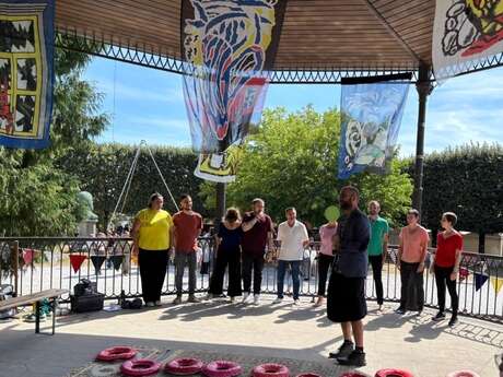 Les scènes déménagent : Théàtre d'impro par le Théàtre des Flambards