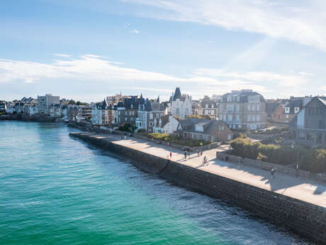 Balade urbaine à Saint-Malo : Le Sillon - Courtoisville