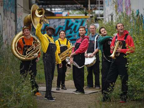 FANFARE BUZZ’IN BRASS SYNDICATE